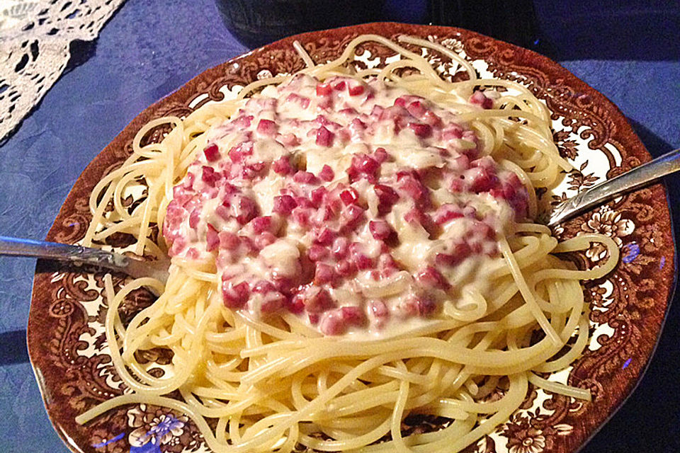 Spaghetti mit leichter Käsesauce