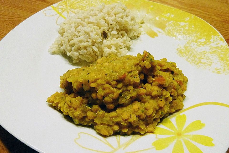 Zwiebelreis mit Linsencurry