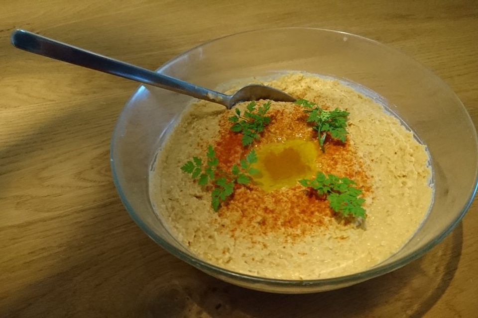 Merceiles Hummus auf türkische Art