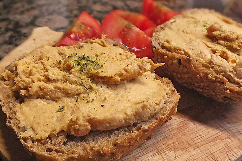 Merceiles Hummus auf türkische Art