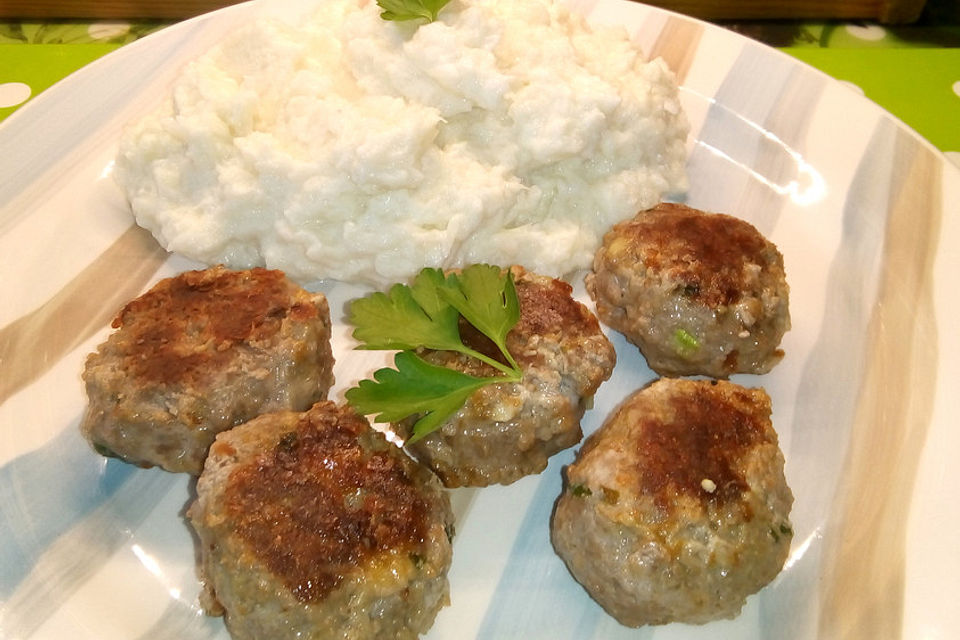 Käsefrikadellen mit Putenhackfleisch