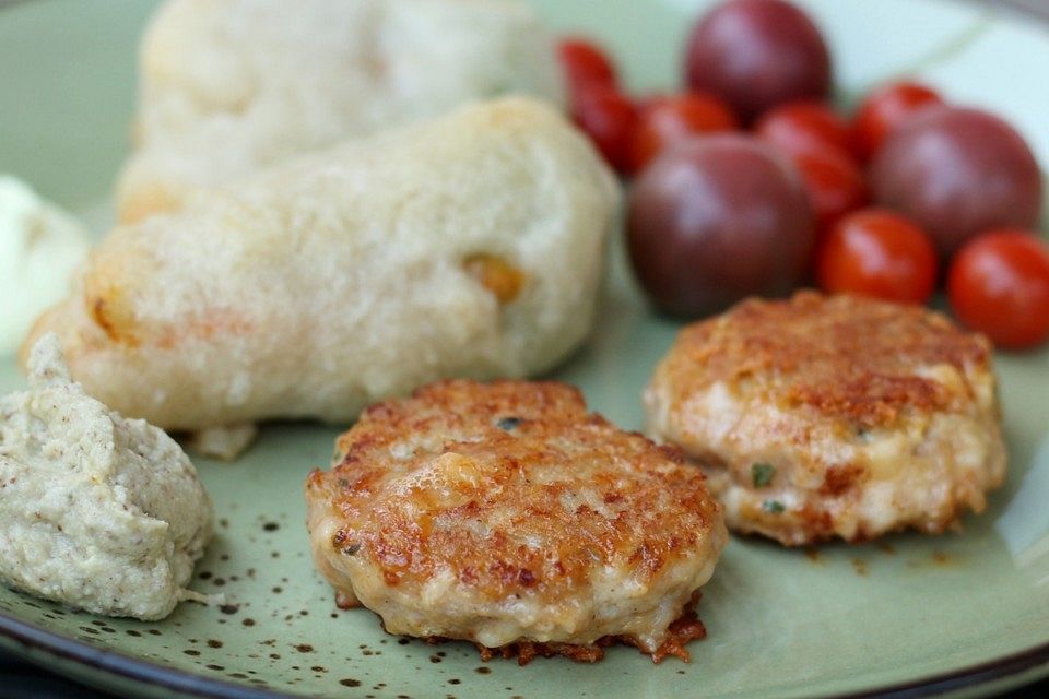 Käsefrikadellen mit Putenhackfleisch