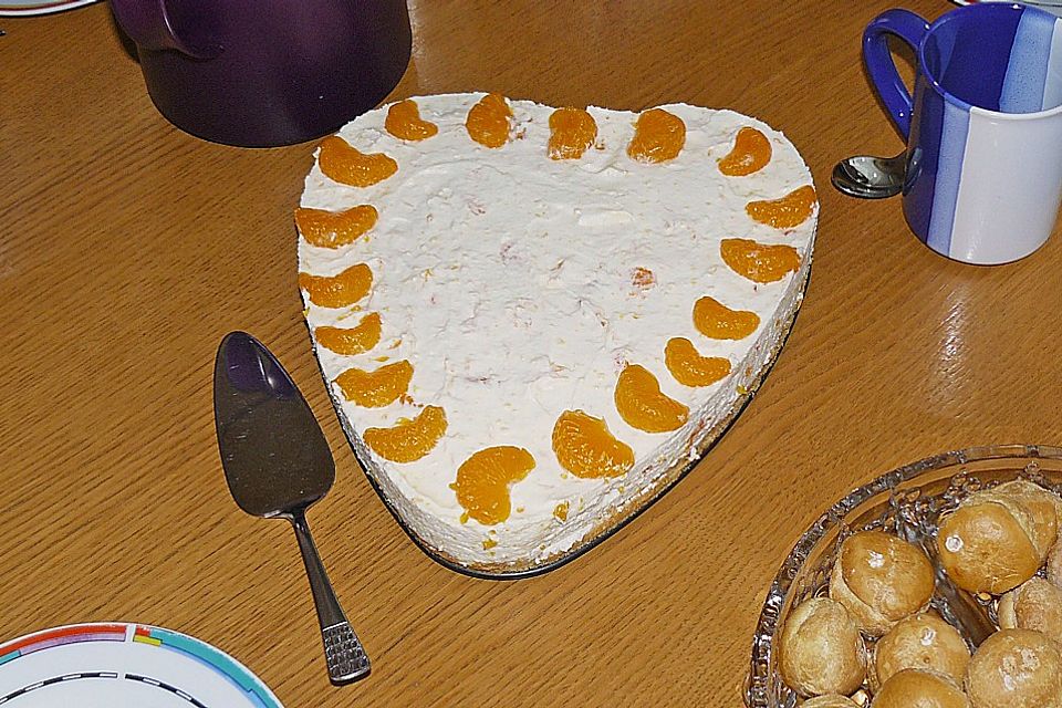 Käsesahne-Torte mit Mandarinen