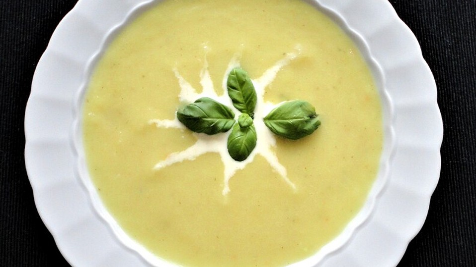 Apfel-Sellerie-Suppe