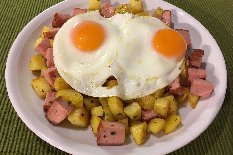 Leberkäse - Kartoffeln mit Ei