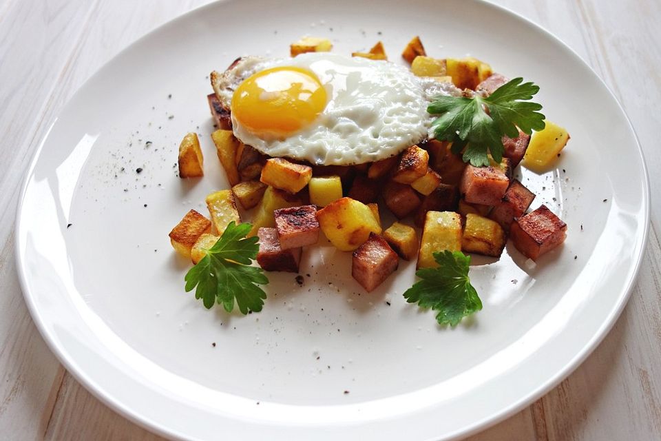 Leberkäse - Kartoffeln mit Ei