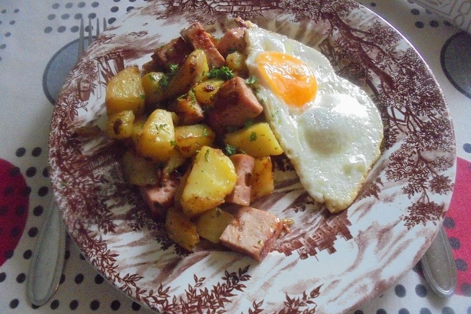 Leberkäse - Kartoffeln mit Ei