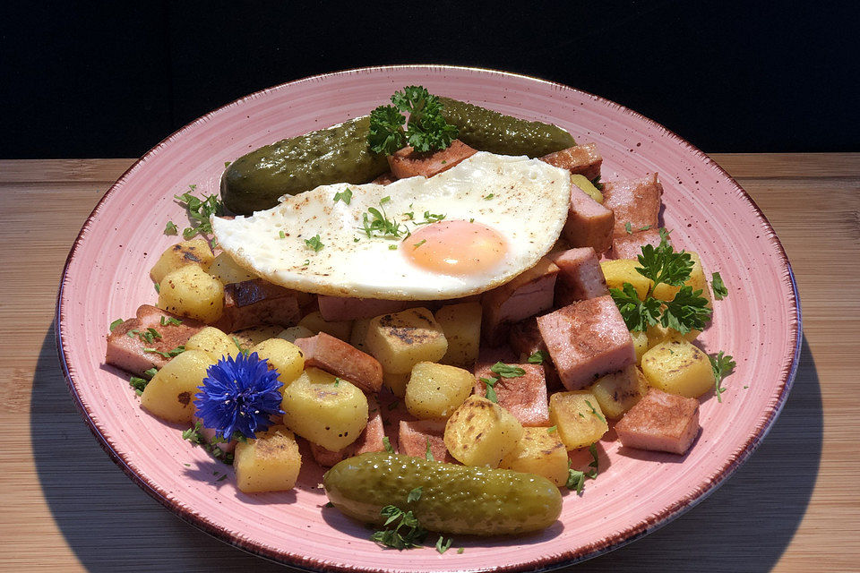 Leberkäse - Kartoffeln mit Ei