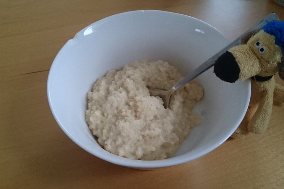 Süßer Hirsebrei mit Ziegenmilch