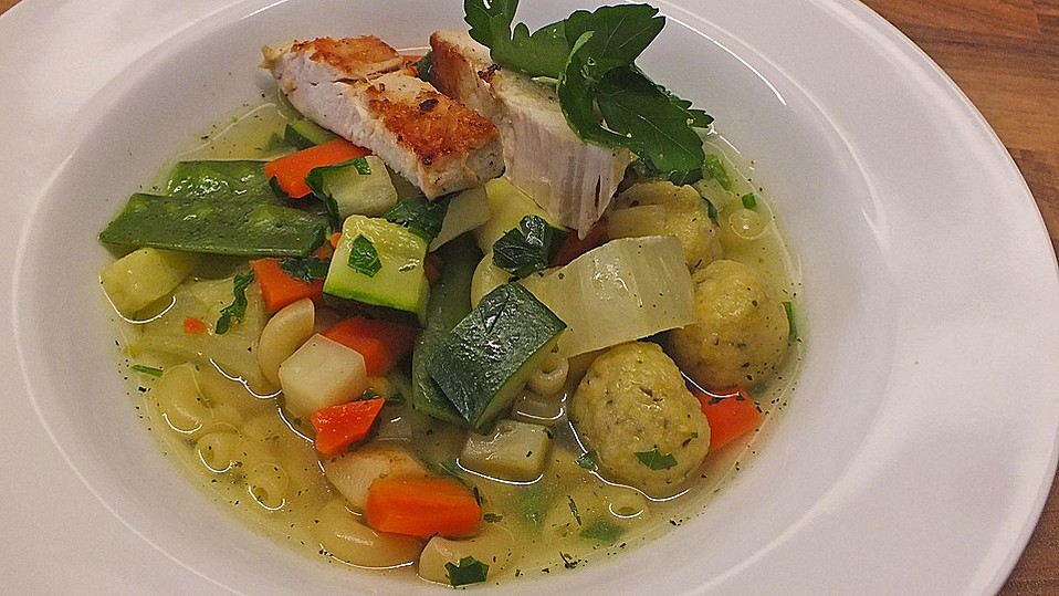 Bunte Gemüsesuppe mit Nudeln und Klößchen von Schnubby0000 Bunte Gemüsesuppe mit Nudeln und Klößchen von Schnubby0000