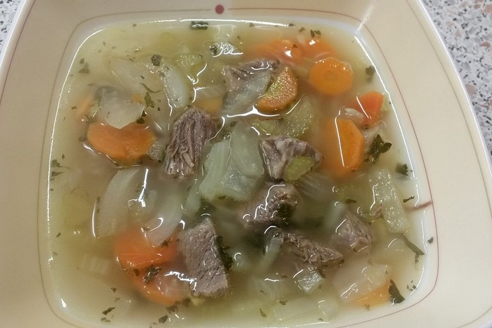 Chicas Rindfleischsuppe mit viel Gemüse