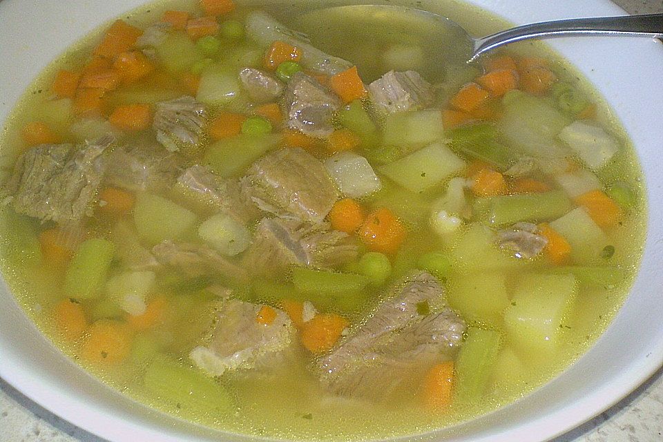 Chicas Rindfleischsuppe mit viel Gemüse