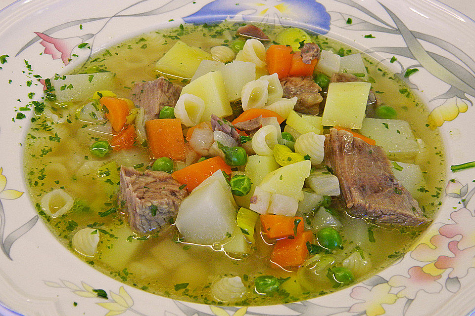 Chicas Rindfleischsuppe mit viel Gemüse