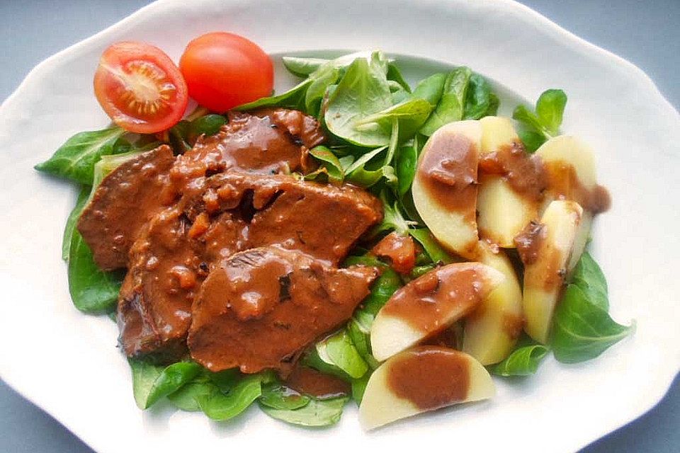 Rinderschmorbraten mit Kartoffeln und Karotten