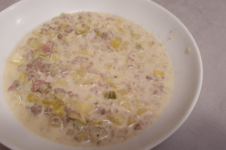 Hackfleisch-Lauch-Suppe