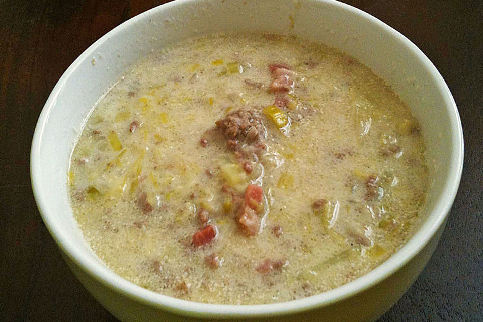 Hackfleisch-Lauch-Suppe