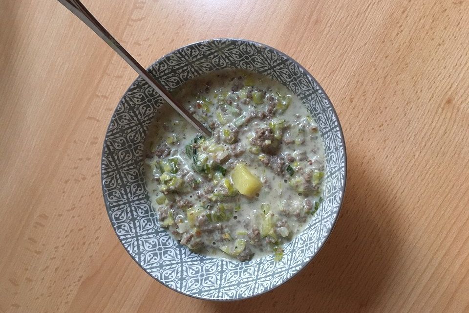 Hackfleisch-Lauch-Suppe