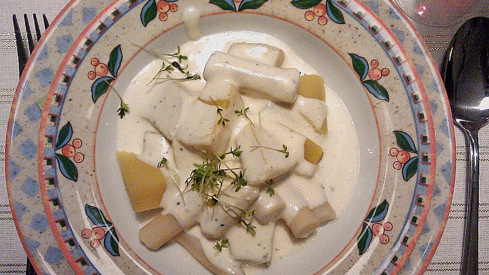 Schwarzwurzeln in cremiger Soße von mamahäschen