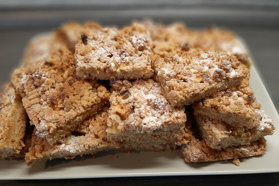 Einfacher Apfelmus - Streuselkuchen