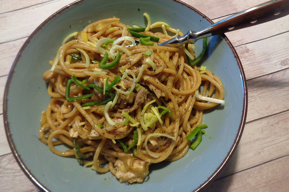 Chinesischer Spaghettisalat