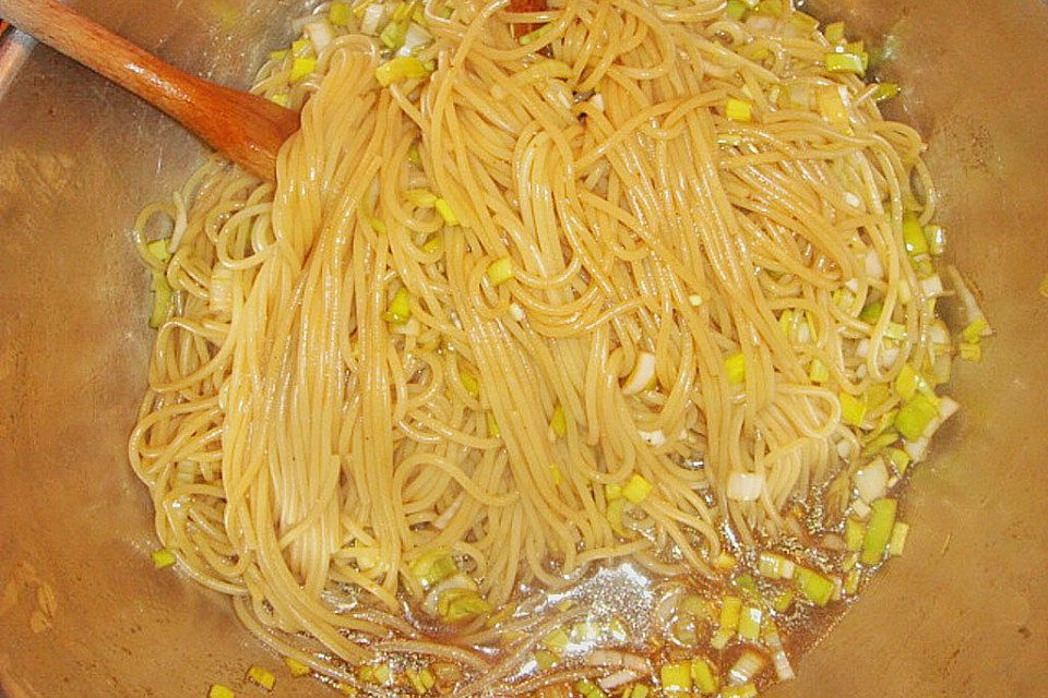 Chinesischer Spaghettisalat