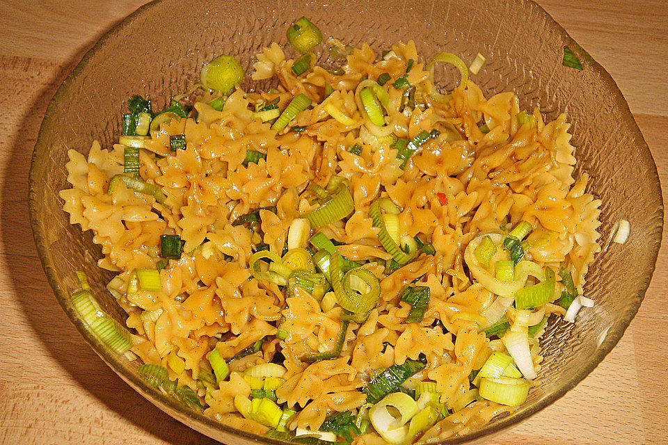 Chinesischer Spaghettisalat