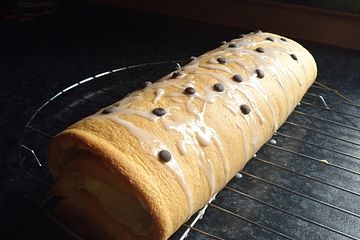 Zitronenbiskuitrolle