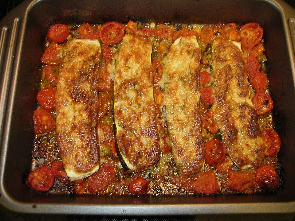 Überbackene Zucchini im Tomatenbett von Conny_007| Chefkoch