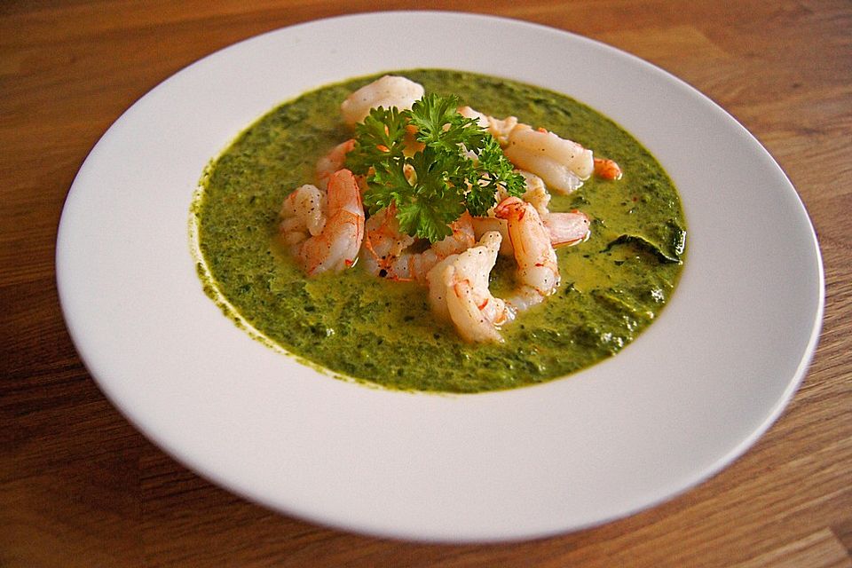 Kokos - Spinat - Suppe mit Garnelen oder Jakobsmuscheln