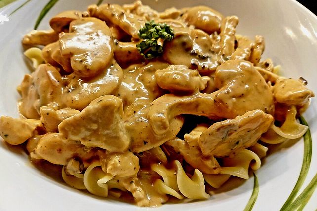 Champignon - Rahm - Geschnetzeltes mit Tagliatelle| Chefkoch