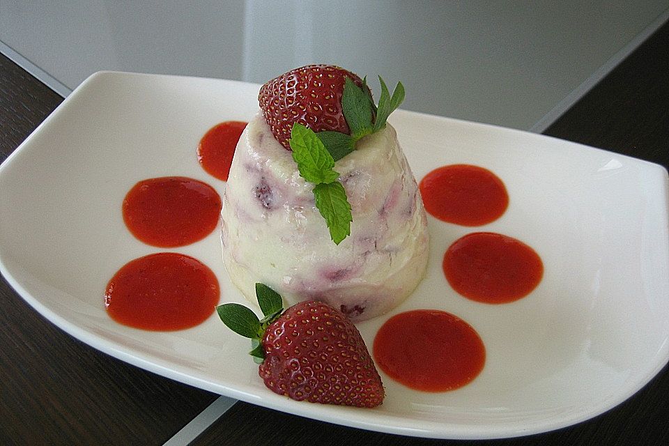 Budino di ricotta alla fragole