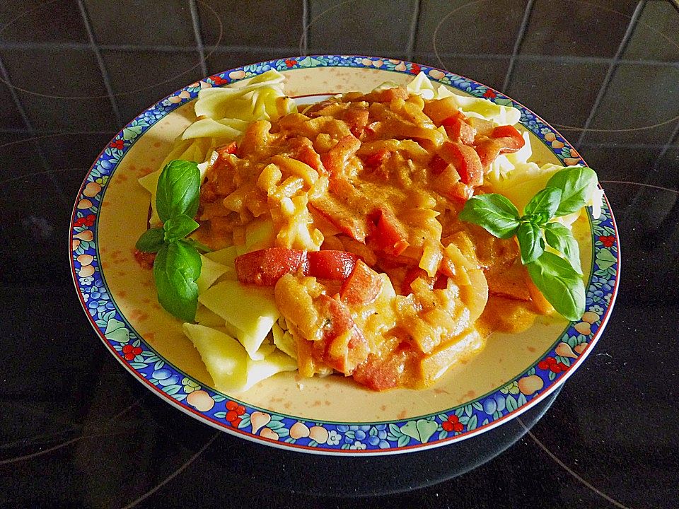 Spiralnudeln mit Paprika - Tomaten - Sauce von sabrina9186| Chefkoch