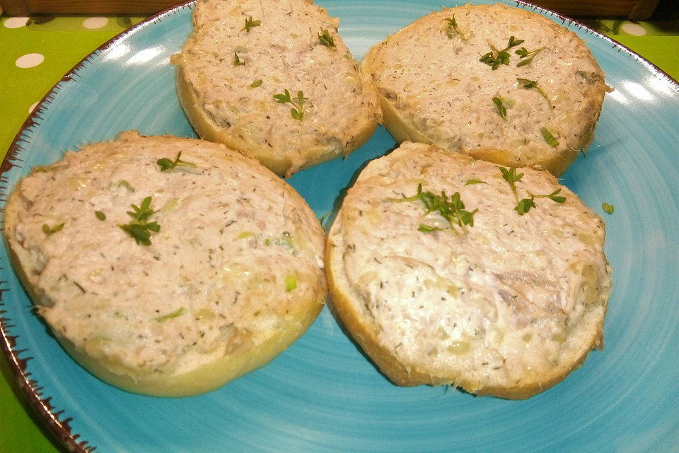 Thunfisch - Schmand - Brötchen