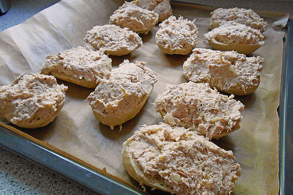 Thunfisch - Schmand - Brötchen