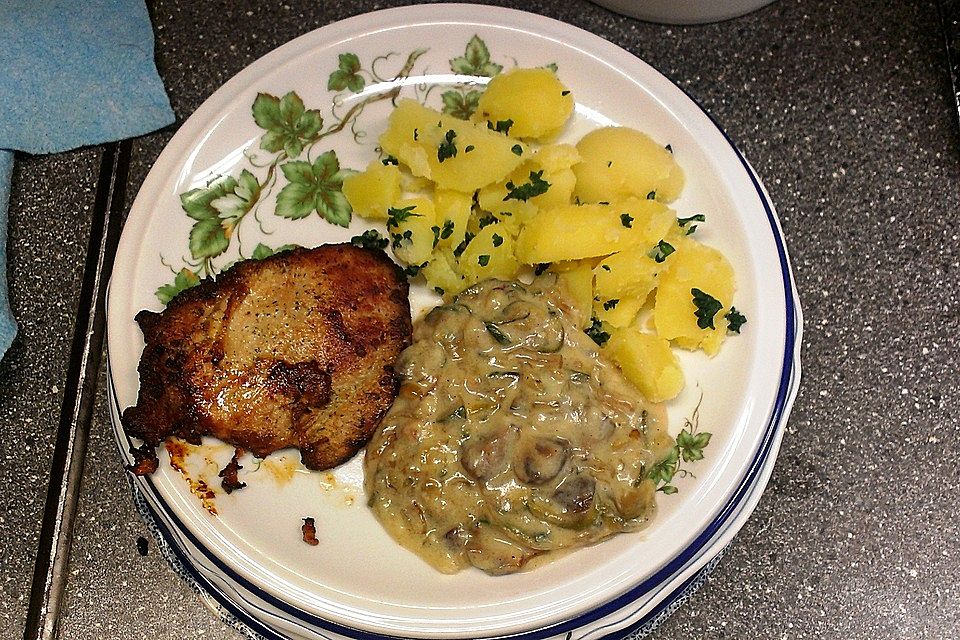 Schweinerückensteak mit Zucchini - Pilz - Gemüse