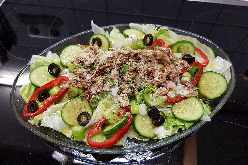 Eisbergsalat mit Thunfisch