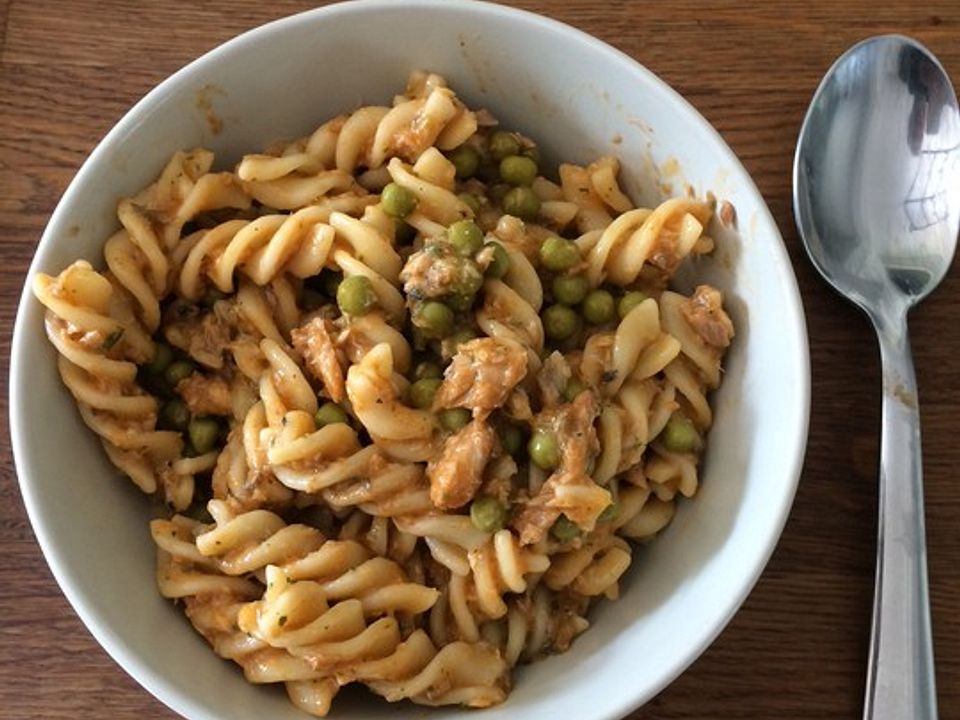 Turbo - Nudelsalat mit Dosenfisch von kathawillwas| Chefkoch