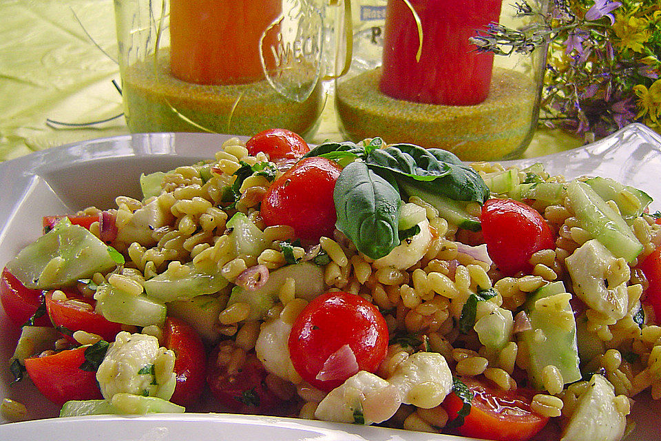 Tomaten-Mozzarella-Salat mit Ebly