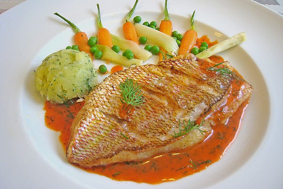 Red Snapper yellow line auf Möhren-Dill-Sauce