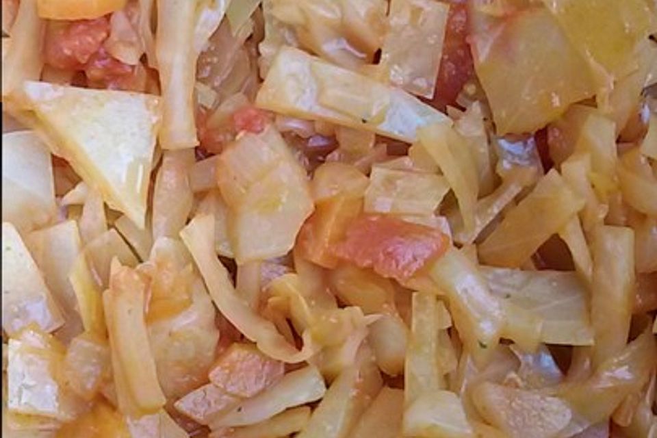 Weißkraut in Tomatensauce