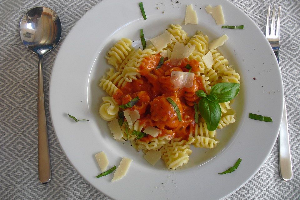 Arme Leute Nudeln mit Tomatensauce à la Oma