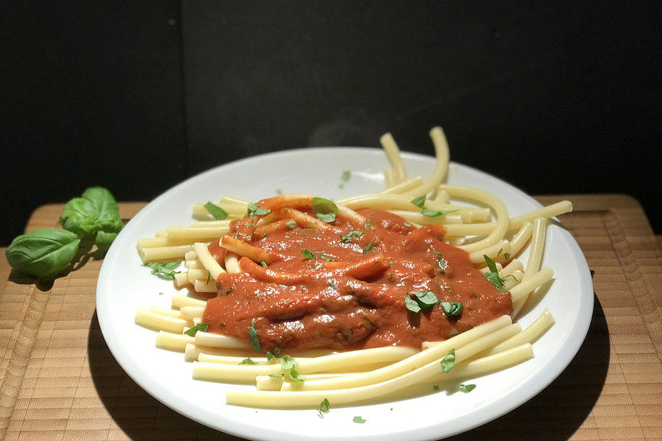 Arme Leute Nudeln mit Tomatensauce à la Oma