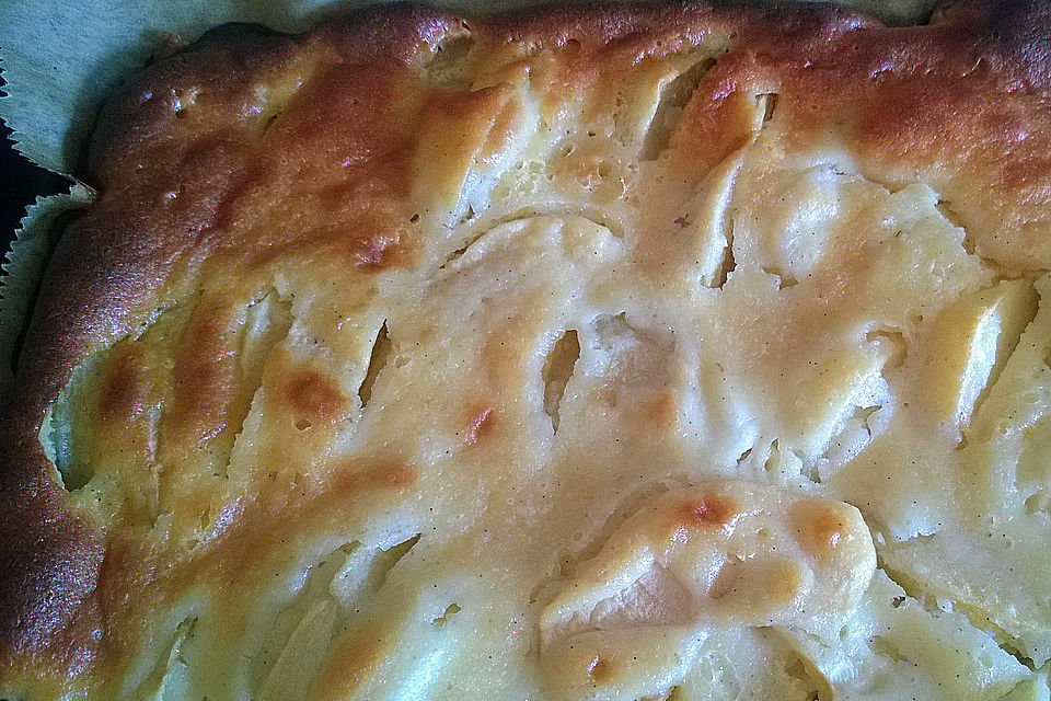 Apfelkuchen mit Marzipan - Guss vom Blech