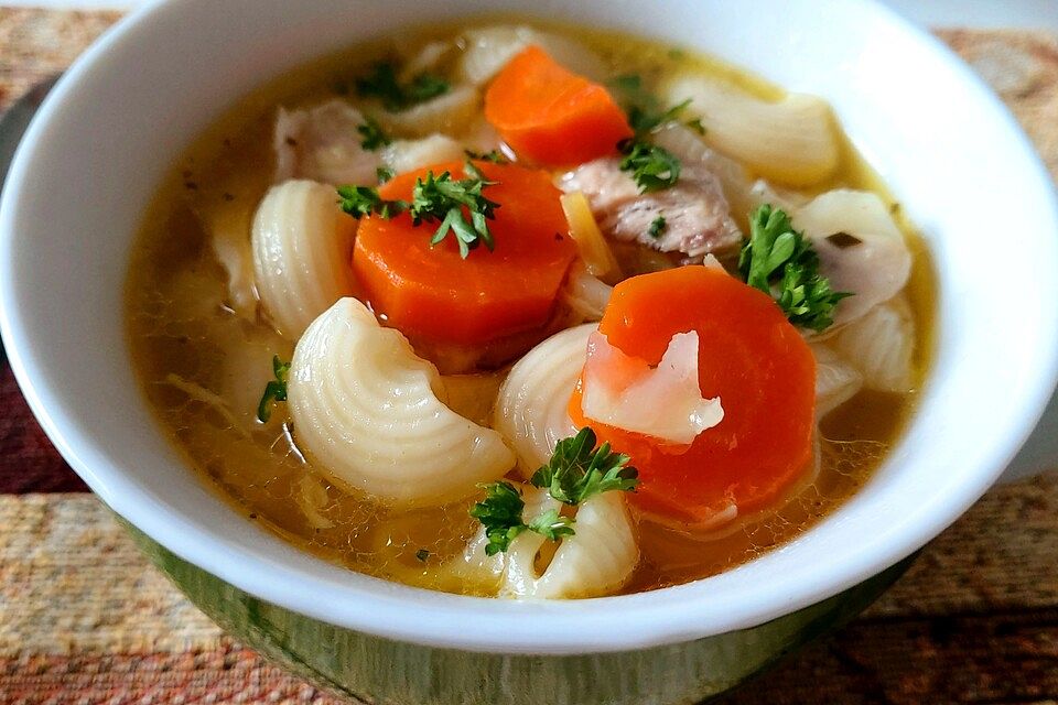 Hühnernudelsuppe