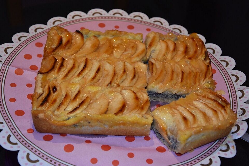 Apfel - Mohn - Kuchen mit Puddingcreme