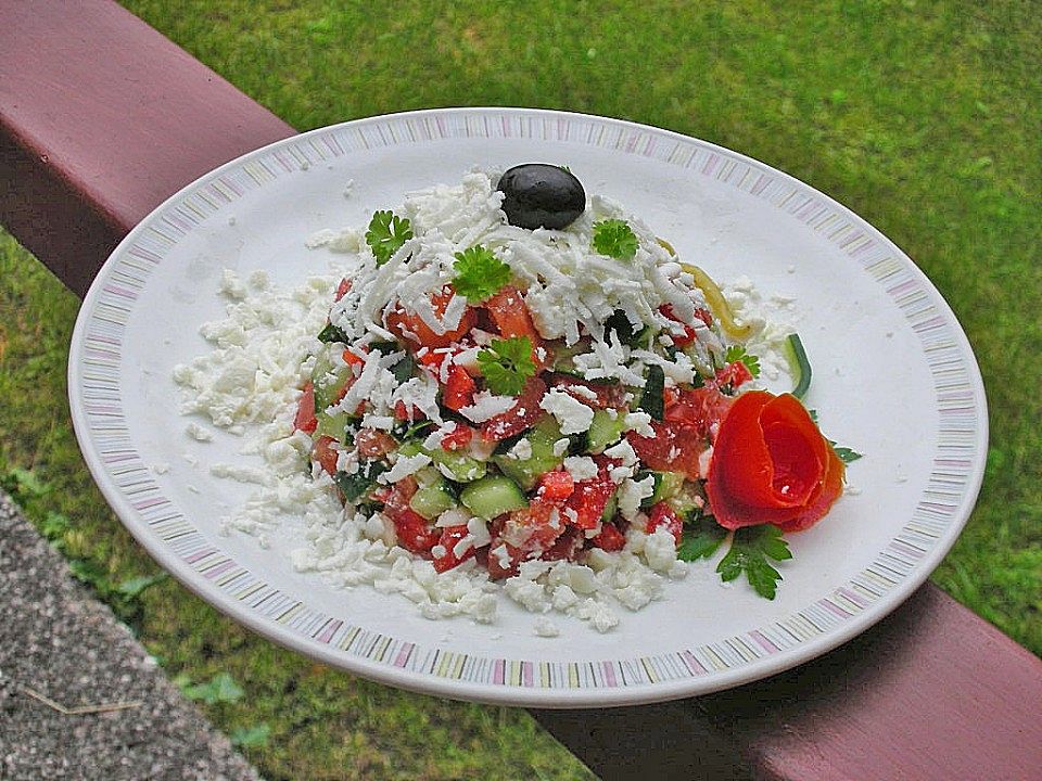 Bulgarische Schäfersalat von LiliVanilli| Chefkoch
