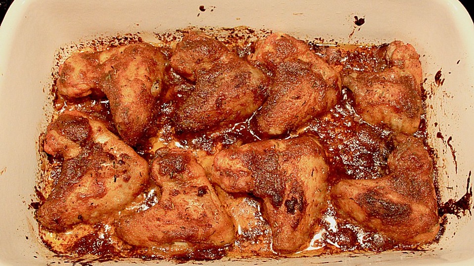 Lecker würzige Hähnchenkeulen (auch als Schenkel oder Chicken Wings ...