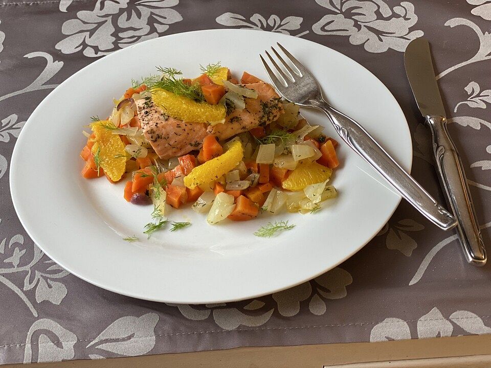 Sanft gegarter Lachs auf Möhren-Orangen-Fenchel-Gemüse von die_ankri01 ...