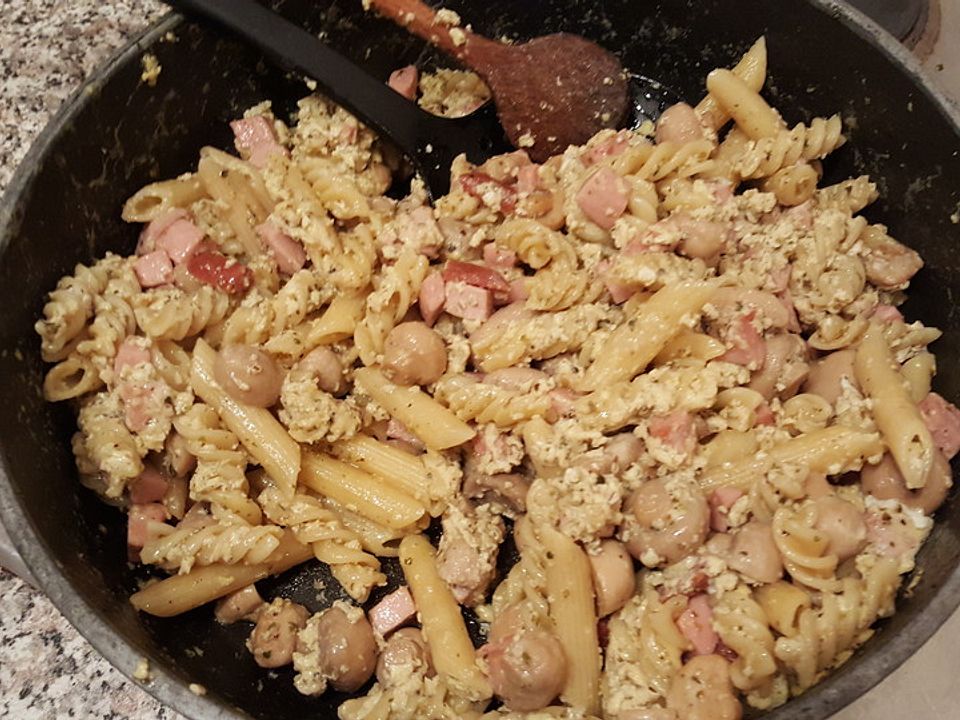 Bratnudeln mit Pilzen und Fleischwurst | Chefkoch