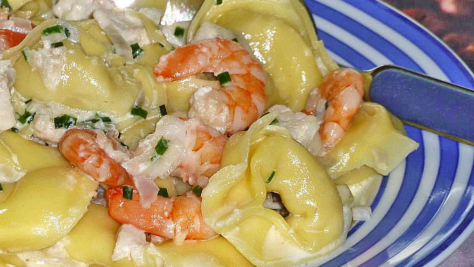 Tortelloni mit Lachs - Sahne - Sauce von jeli13 Tortelloni mit Lachs - Sahne - Sauce von jeli13